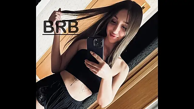 Snapshot of sheillawood chatting on 11.25.25 sheillawood online show from 11.25.25