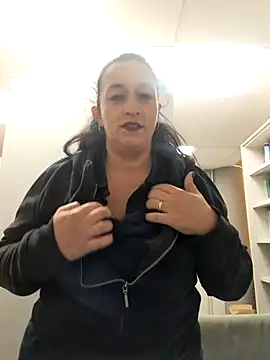 Snapshot of monella821 chatting on 11.26.25 monella821 online show from 11.26.25