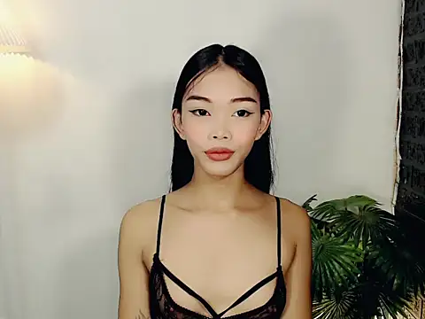 holyakiesha online show from 10.16.25