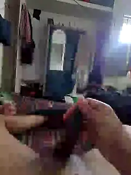 Snapshot of hotbull30 chatting on 10.15.25 hotbull30 online show from 10.15.25