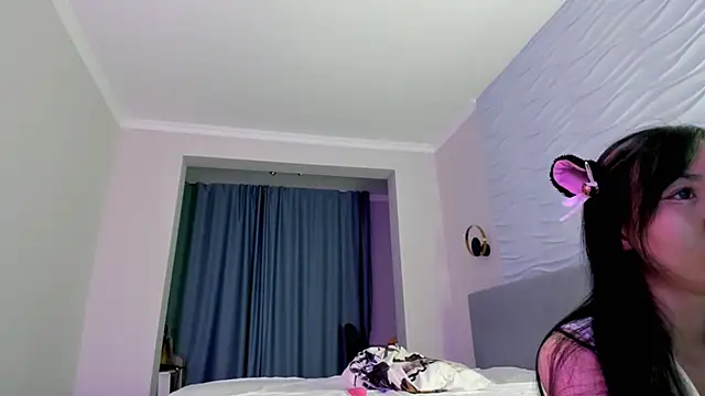 Snapshot of kawai_mai chatting on 10.23.25 kawai mai online show from 10.23.25