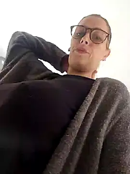 Snapshot of Mila_Luciphya chatting on 11.18.25 Mila Luciphya online show from 11.18.25