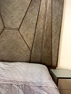 Isabela Colins online show from 09.18.25