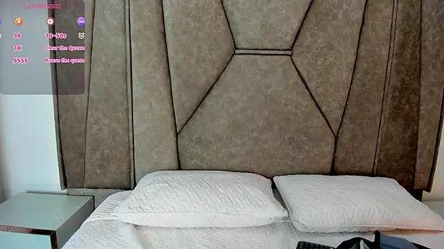 Isabela Colins online show from 09.24.25