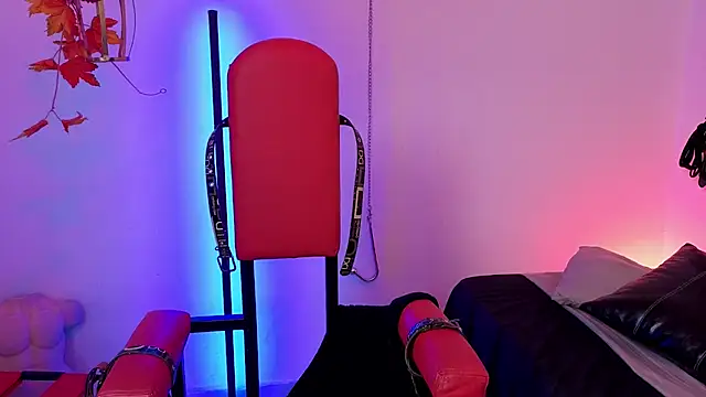 elowen halley1 online show from 03.30.26