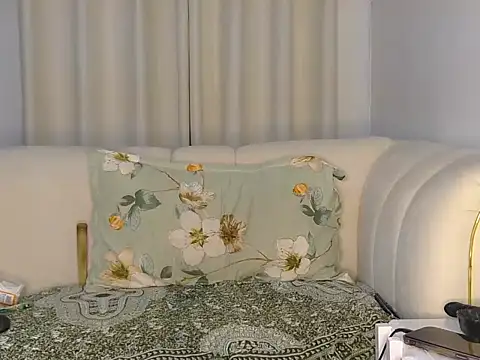 TinaFavourite online show from 11.14.25