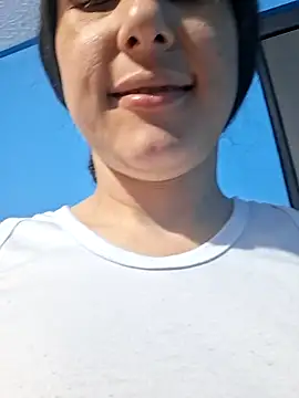 Snapshot of vaneza1999 chatting on 10.13.25 vaneza1999 online show from 10.13.25