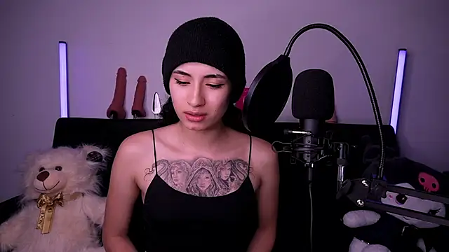Snapshot of Alynn_Bri_ chatting on 03.19.26 Alynn Bri online show from 03.19.26