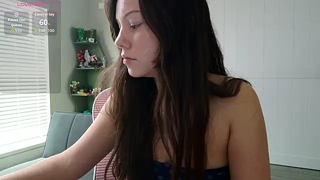 Snapshot of lilbbyily chatting on 06.30.26 lilbbyily online show from 06.30.26