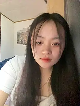 Julia-Elsa online show from 10.28.25