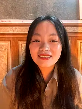 Julia-Elsa online show from 11.08.25