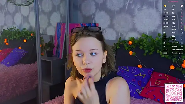 EmiliSaren online show from 09.29.25
