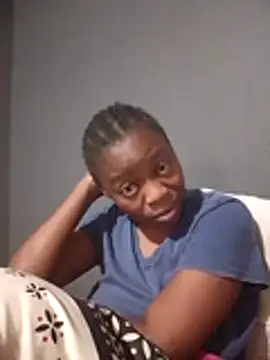 sexyhotchic93 online show from 10.28.25