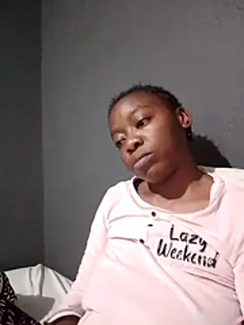 sexyhotchic93 online show from 10.29.25