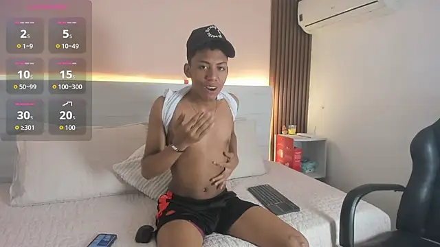 Brunette  boy online show from 09.13.25