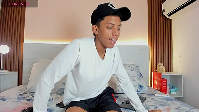 Brunette  boy online show from 09.14.25