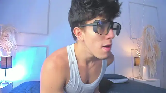 MaxCooper1 online show from 10.26.25