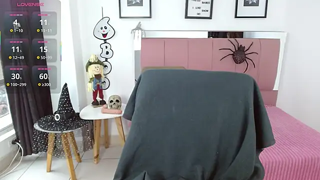 Lele F w online show from 10.17.25