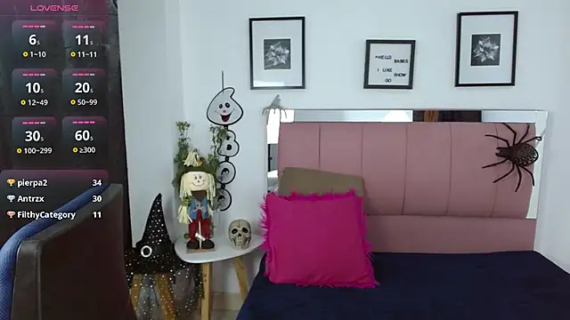 Lele F w online show from 10.31.25