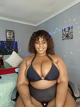 Snapshot of BBW_CUMX chatting on 10.12.25 BBW CUMX online show from 10.12.25