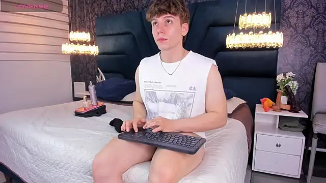 TaylerWhite online show from 02.11.26