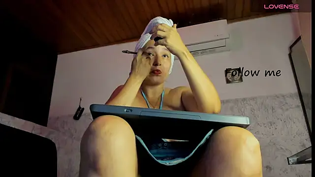 Snapshot of marly_charm_ chatting on 02.16.26 marly charm online show from 02.16.26