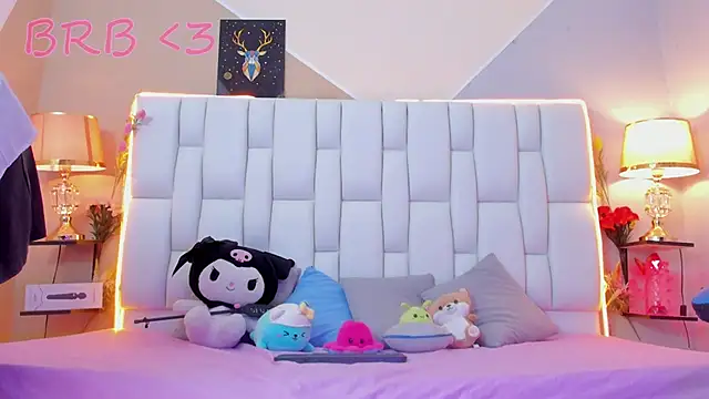 Snapshot of MilkWhore1 chatting on 09.29.25 MilkWhore1 online show from 09.29.25