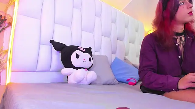 Snapshot of MilkWhore1 chatting on 10.08.25 MilkWhore1 online show from 10.08.25