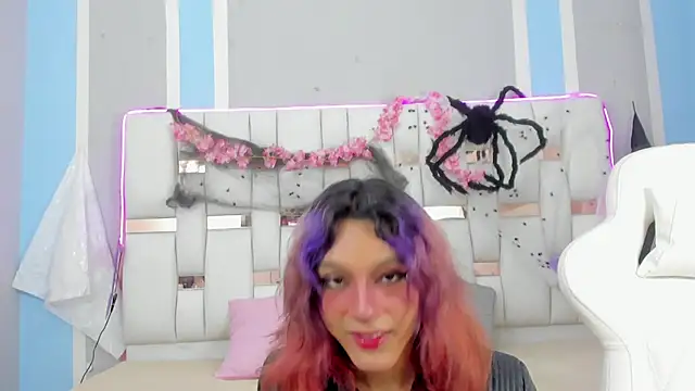 Snapshot of MilkWhore1 chatting on 10.27.25 MilkWhore1 online show from 10.27.25