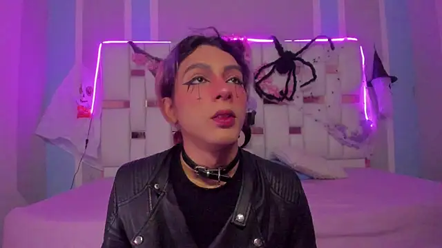 Snapshot of MilkWhore1 chatting on 10.29.25 MilkWhore1 online show from 10.29.25