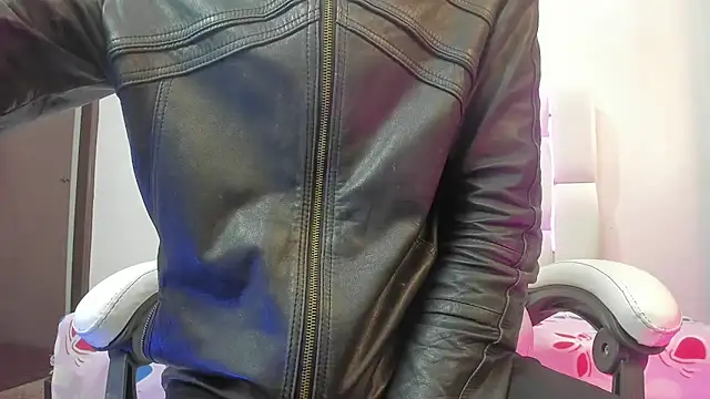 Snapshot of MilkWhore1 chatting on 03.02.26 MilkWhore1 online show from 03.02.26