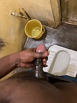 Snapshot of mrsaihotguy chatting on 10.17.25 mrsaihotguy online show from 10.17.25