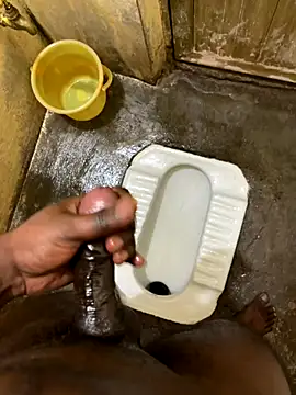 Snapshot of mrsaihotguy chatting on 12.15.25 mrsaihotguy online show from 12.15.25