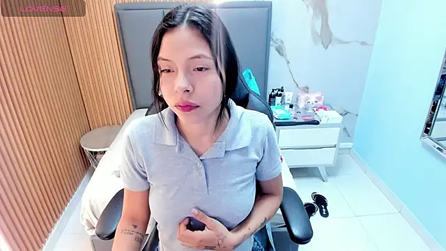 Isisleroy1 online show from 10.17.25