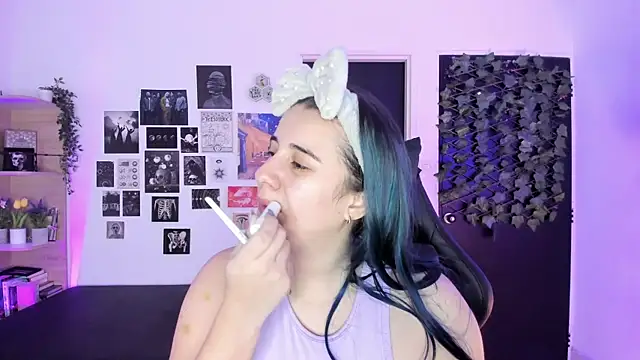 Lana Herondale online show from 12.18.25