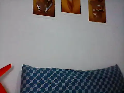 Snapshot of nhayasquirt chatting on 10.14.25 nhayasquirt online show from 10.14.25