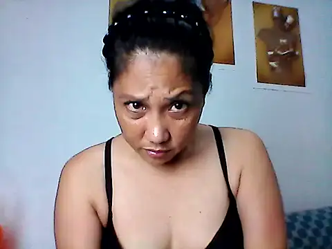 Snapshot of nhayasquirt chatting on 10.15.25 nhayasquirt online show from 10.15.25