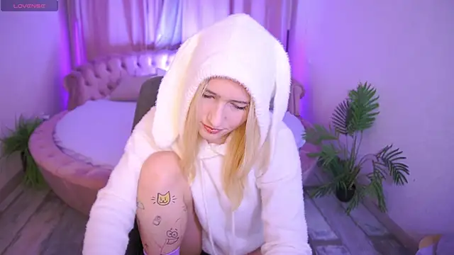 LilElfie online show from 11.16.25