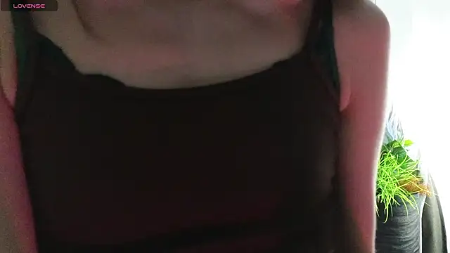 Snapshot of DebiHenks chatting on 03.21.26 DebiHenks online show from 03.21.26