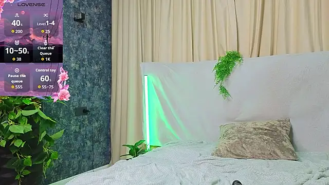 Snapshot of DebiHenks chatting on 03.23.26 DebiHenks online show from 03.23.26