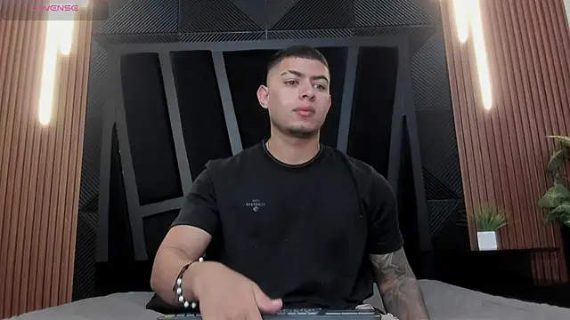 marco garciia  online show from 11.16.25