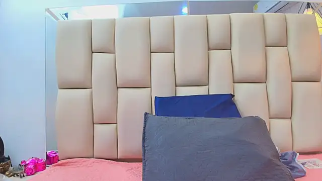 Snapshot of sweet_amye chatting on 12.18.25 sweet amye online show from 12.18.25