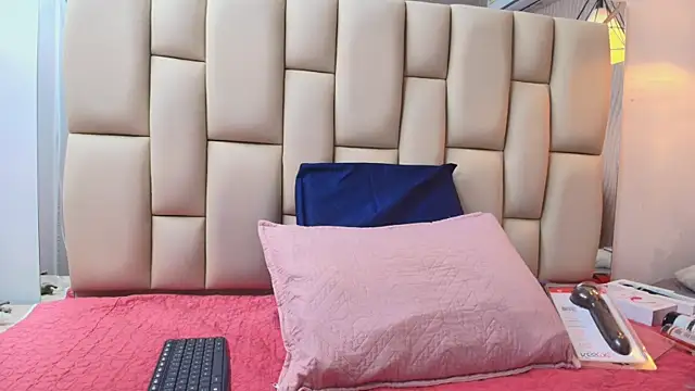 Snapshot of sweet_amye chatting on 12.20.25 sweet amye online show from 12.20.25