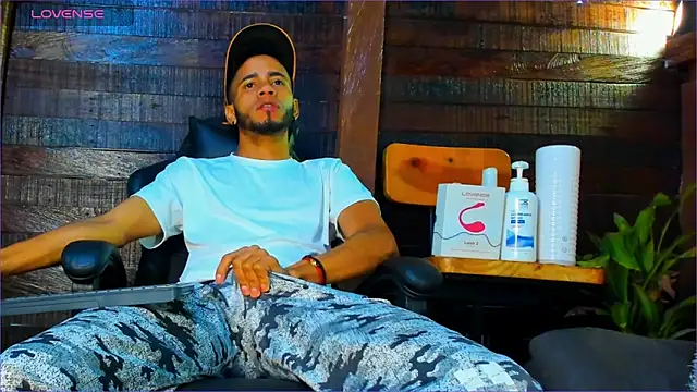 Alex bigcock11  online show from 10.29.25