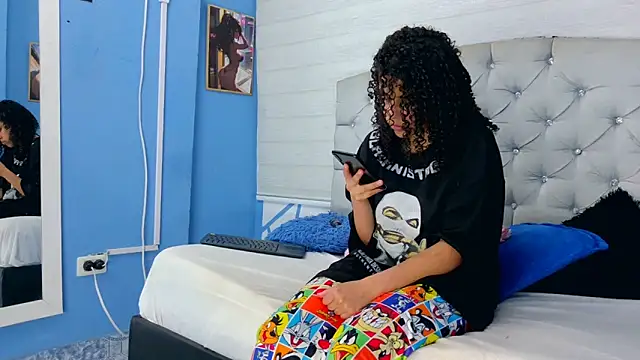 Emily J18 online show from 09.12.25