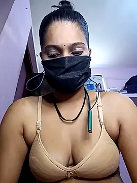 Snapshot of 3USHA chatting on 10.04.25 3USHA online show from 10.04.25