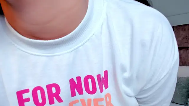 Snapshot of julieta_rosee chatting on 02.13.26 julieta rosee online show from 02.13.26