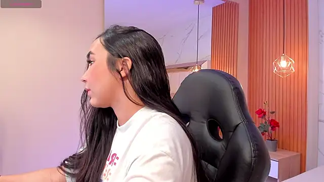 Snapshot of julieta_rosee chatting on 02.20.26 julieta rosee online show from 02.20.26