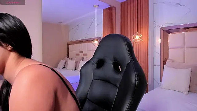 Snapshot of julieta_rosee chatting on 02.25.26 julieta rosee online show from 02.25.26