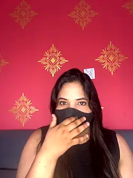 Sassy Inaya online show from 10.04.25